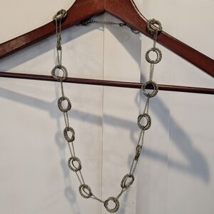 Textured Linked Circle Necklace in Silver